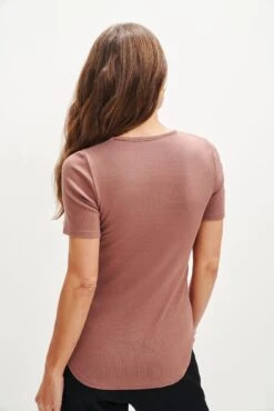 Itana Dream Rib Tee - Quartz -Amour Vert 0018 Short Sleeve Itana Quartz 0787 web 490bd943 fe9e 40a1 8cef df97085ae170