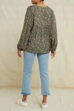 Mai Ecovero Blouse - Lago Green -Amour Vert 0188MaiLagoGreen 2339 web f274175a f781 420b a072 cf9aa4a44eb1