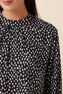 Jeanne Ecovero Blouse - Italia -Amour Vert 10114 Jeanne Viscose Italia 4