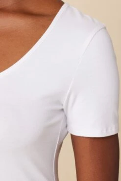 Cara Reverie Knit Tee - White -Amour Vert 9818 Cara White 4