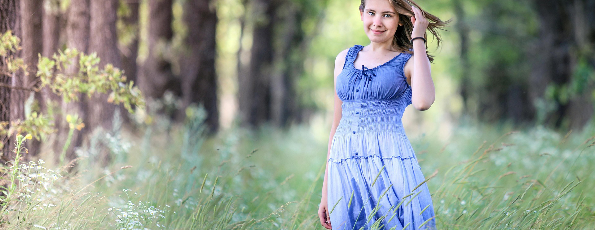 Amour Vert -Amour Vert young woman 2539475 1920